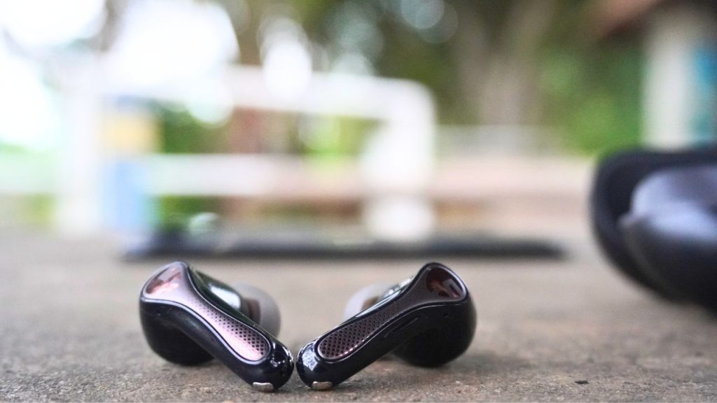 Soundpeats AIr 5 pro earbuds 